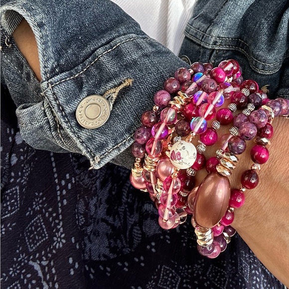 Viva Magenta multicolored gemstone beaded handmade unique bracelet - Picture 6 of 9